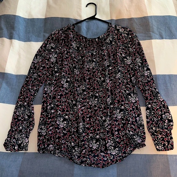 LOFT Tops - Loft Brand Long Sleeve Floral Shirt Size Small
Great Condition